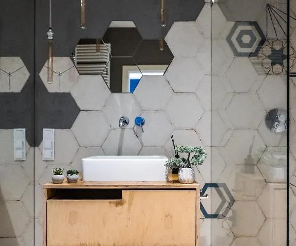 Krucza ~ Self Check-in 24h ~ Parking And Lift Apartman Wrocław