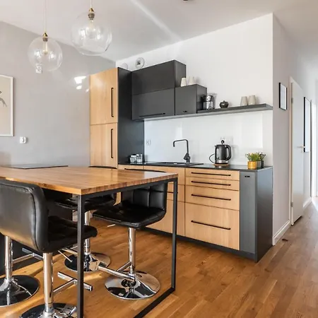 Apartment Krucza ~ Self Check-in 24h ~ Parking And Lift