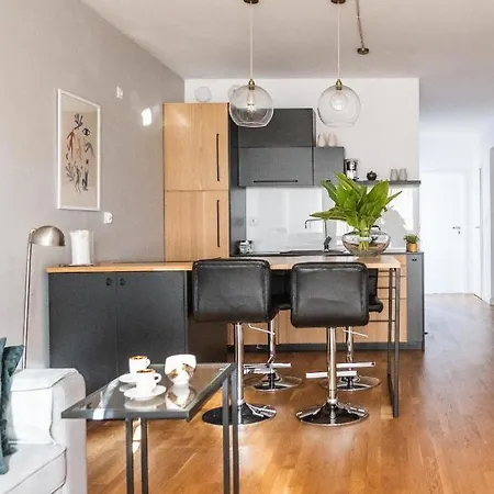 Apartman Krucza ~ Self Check-in 24h ~ Parking And Lift Wrocław